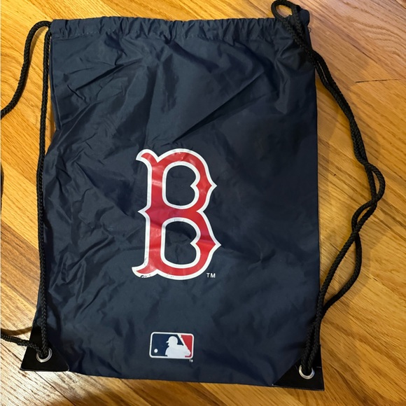 Red Boston Red Sox Hoodie and Drawstring Bag: youth 14-16 - Picture 3 of 3